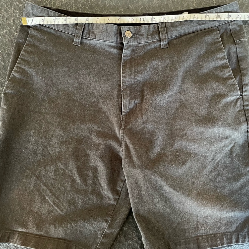 Volcom 40 Charcoal Flat Front Shorts